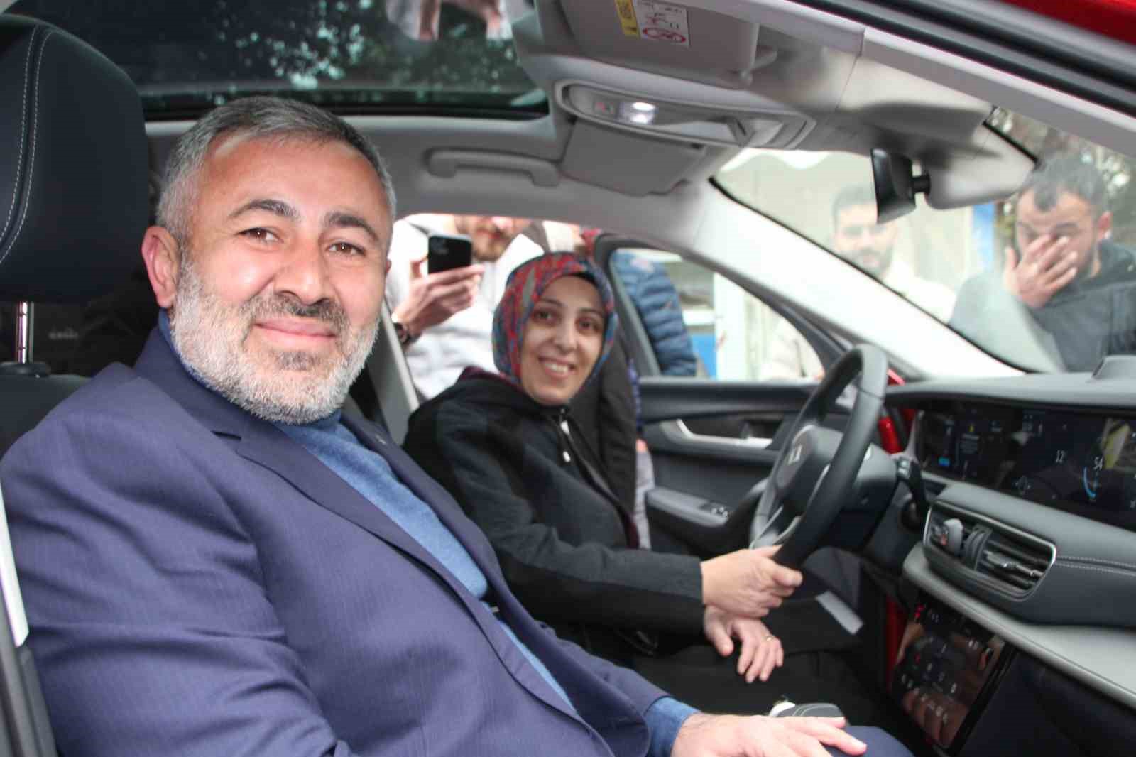 TOGG BİLECİK'TE YOĞUN İLGİ KARŞILANDI