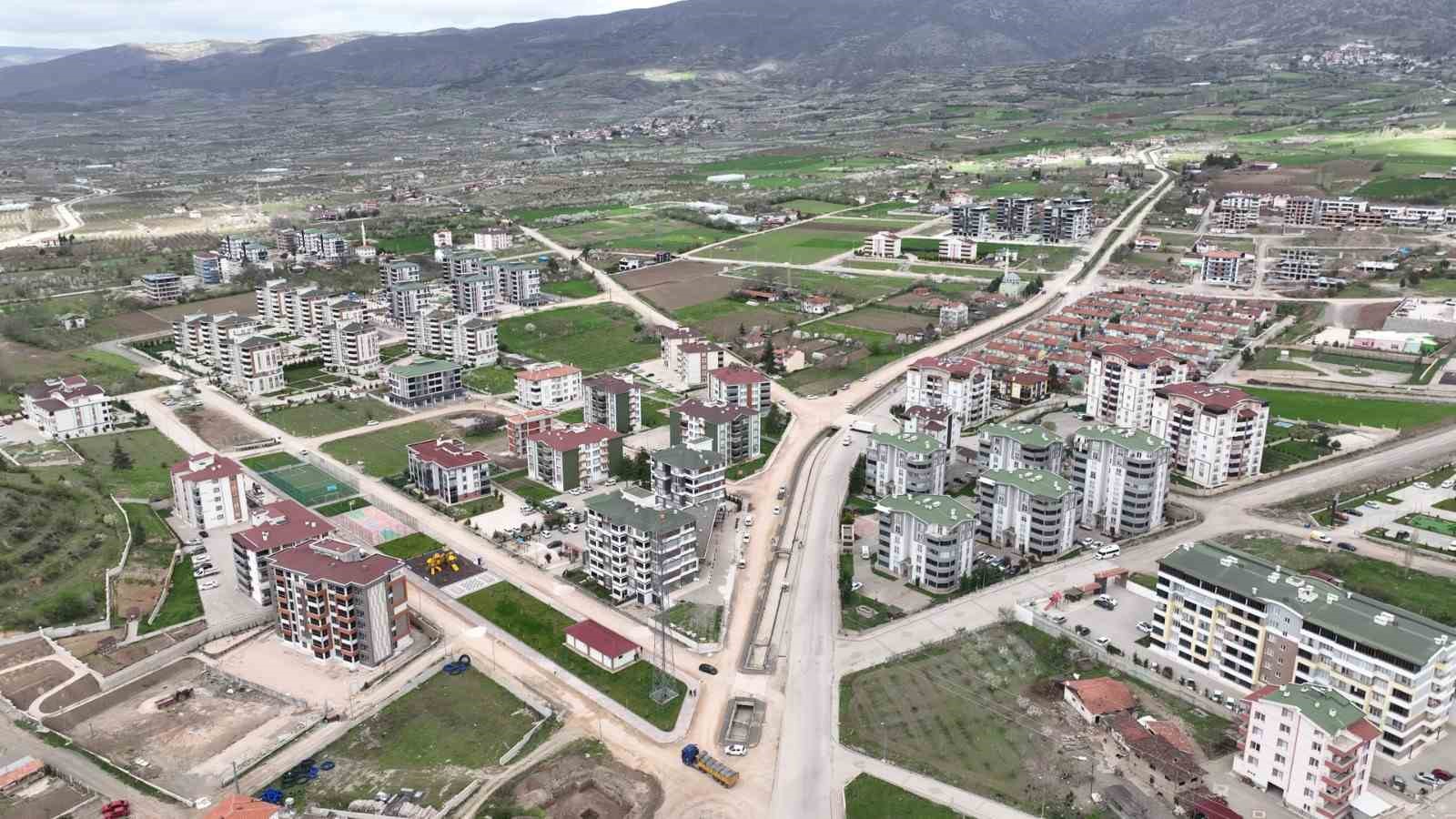 TOKAT BELEDİYESİ, KIŞ ŞARTLARININ SONA ERMESİ İLE BİRLİKTE GÜNEŞLİ MAHALLESİNDE