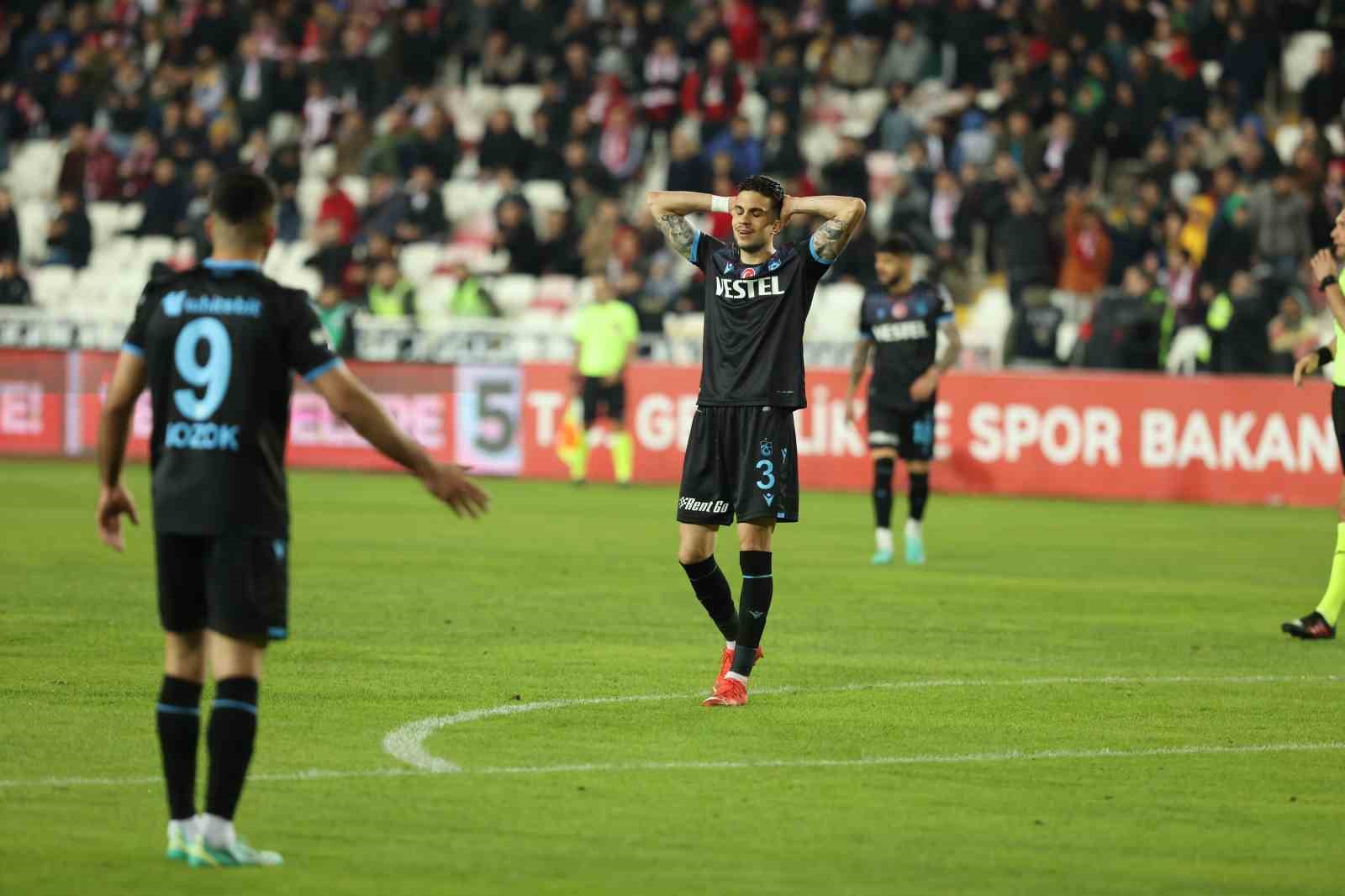 TRABZONSPOR, SPOR TOTO SÜPER LİG'DE ÖNE GEÇTİĞİ 6 MAÇTA 15