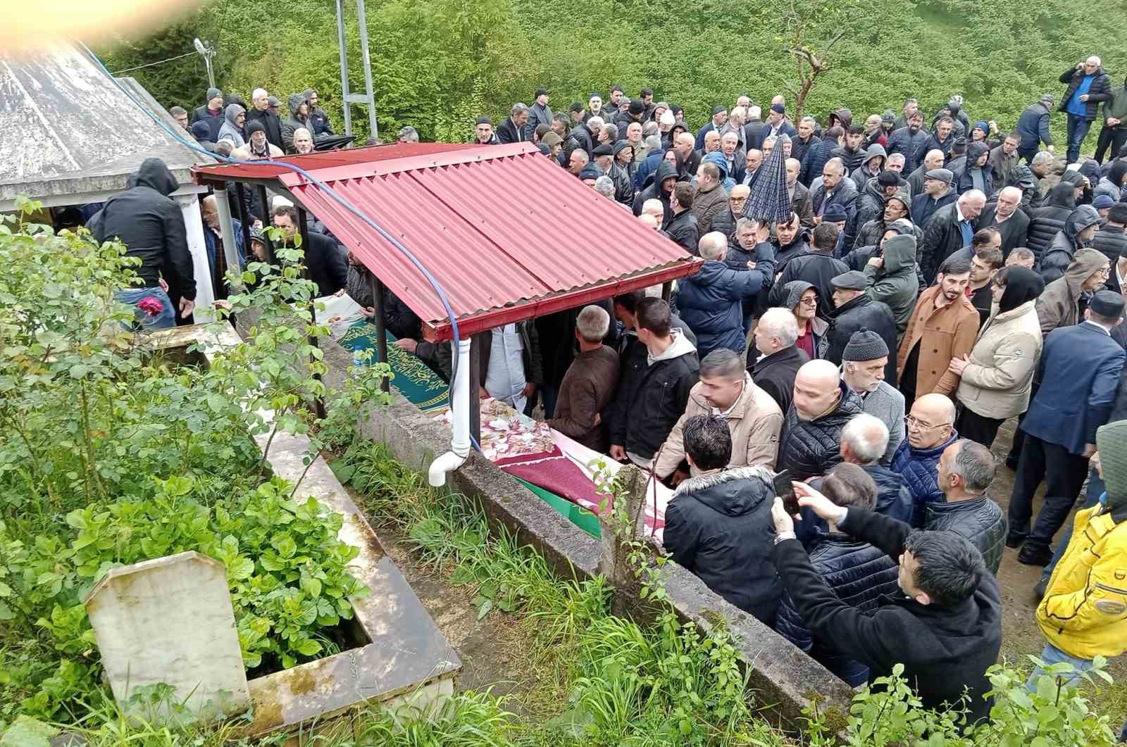 GİRESUN'UN EYNESİL İLÇESİ TRAFİK KAZASINDA HAYATINI KAYBEDEN SEVİM  KÜÇÜK