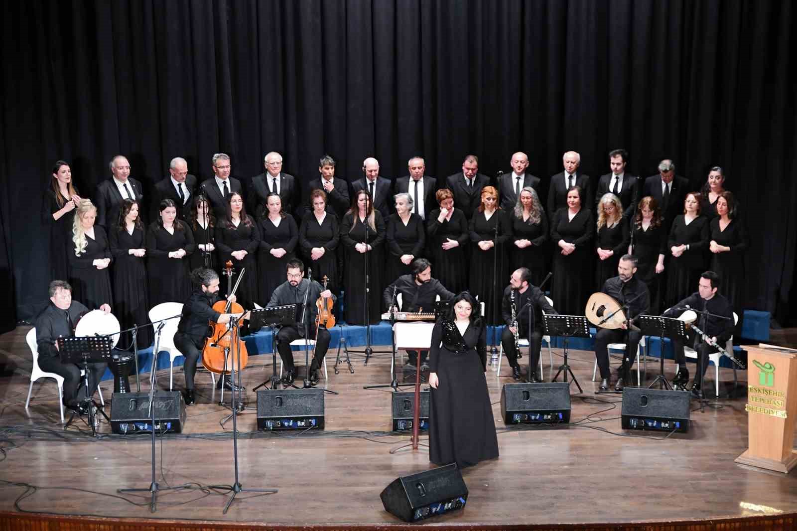 TEPEBAŞI BELEDİYESİ TSM KOROSU, AŞK MASALINDAN ŞARKILAR ADLI KONSER İLE