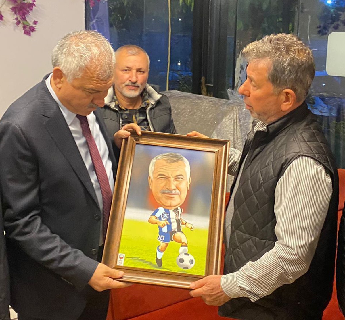 BÜYÜKŞEHİR BELEDİYE BAŞKANI ZEYDAN KARALAR, TÜRKİYE SPOR YAZARLARI DERNEĞİ ADANA