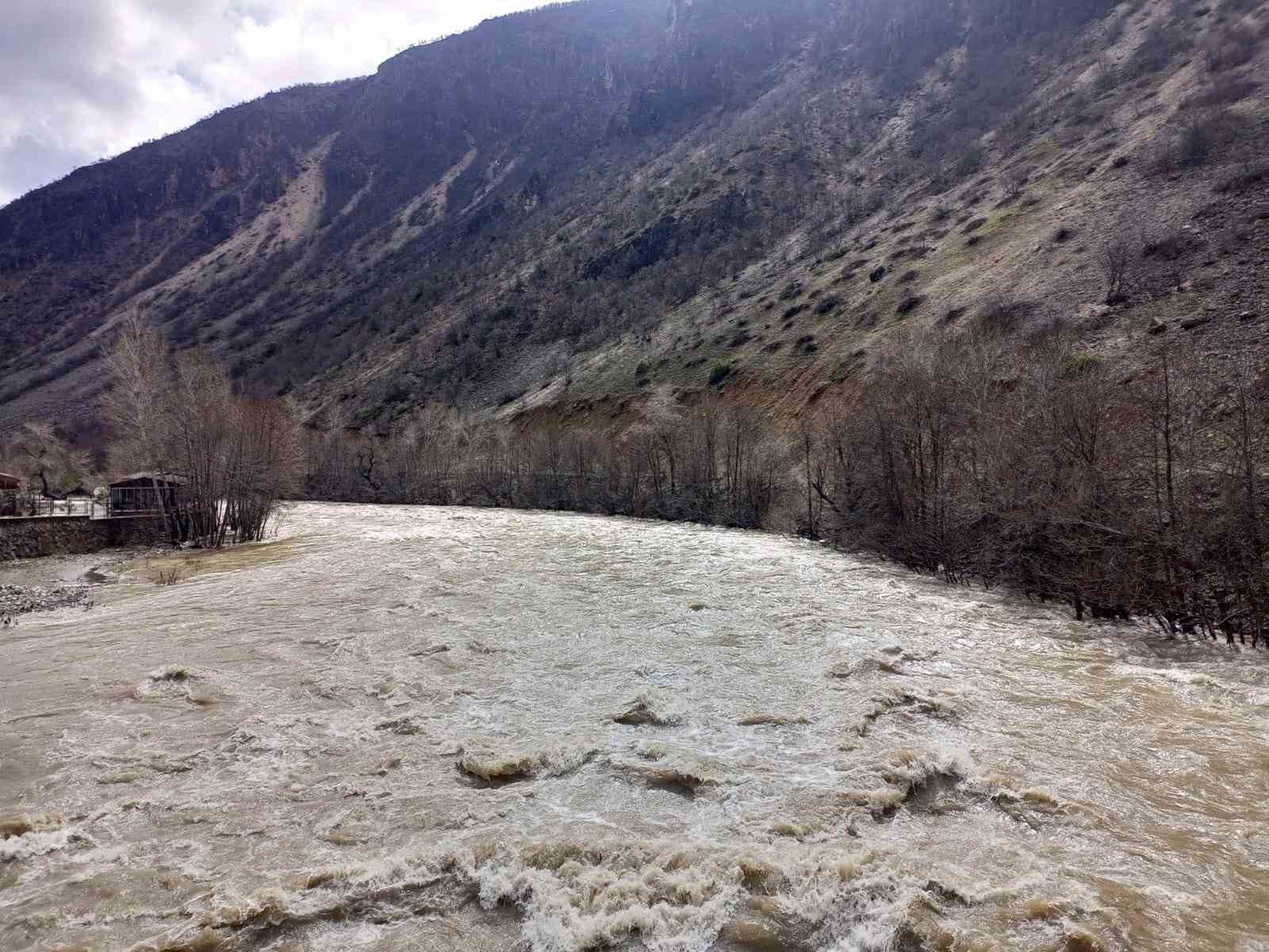 METEOROLOJİ, TUNCEL İÇİN KUVVETLİ SAĞANAK YAĞIŞ VE YAĞIŞ ANINDA KUVVETLİ