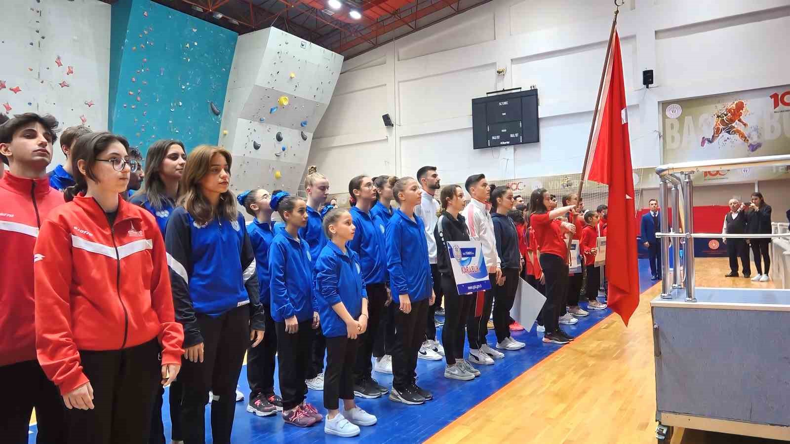 SAMSUN’DA TÜRKİYE CİMNASTİK FEDERASYONU TARAFINDAN DÜZENLEN KULÜPLERARASI TÜRKİYE TRAMPOLİN ŞAMPİYONASI
