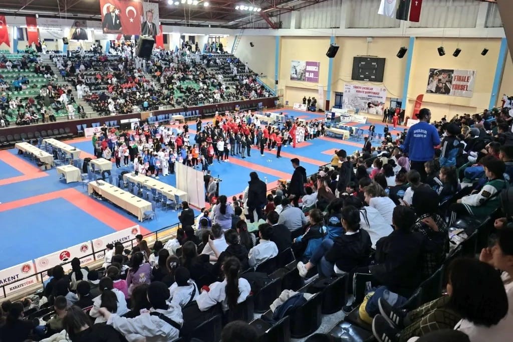 TÜRKİYE MİNİKLER VE YILDIZLAR KARATE ŞAMPİYONASI KATA MÜSABAKALARI İLE START