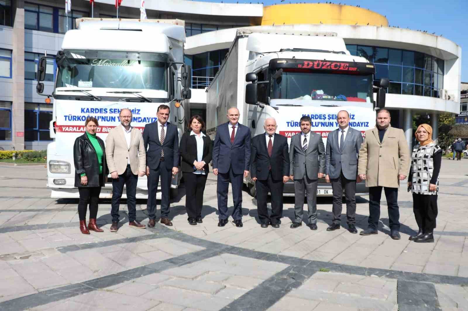 DÜZCE BELEDİYESİ BAŞKANI DR. FARUK ÖZLÜ, YARDIM SEFERBERLİĞİNİ RAMAZAN AYINDA
