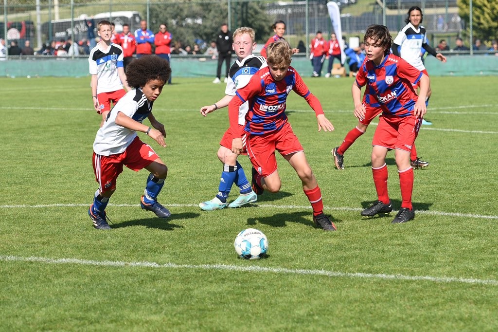 ALTINORDU FUTBOL KULÜBÜ’NÜN “DÜNYA İZMİR’DE BULUŞUYOR” MOTTOSUYLA DÜZENLEDİĞİ U12 İZMİR