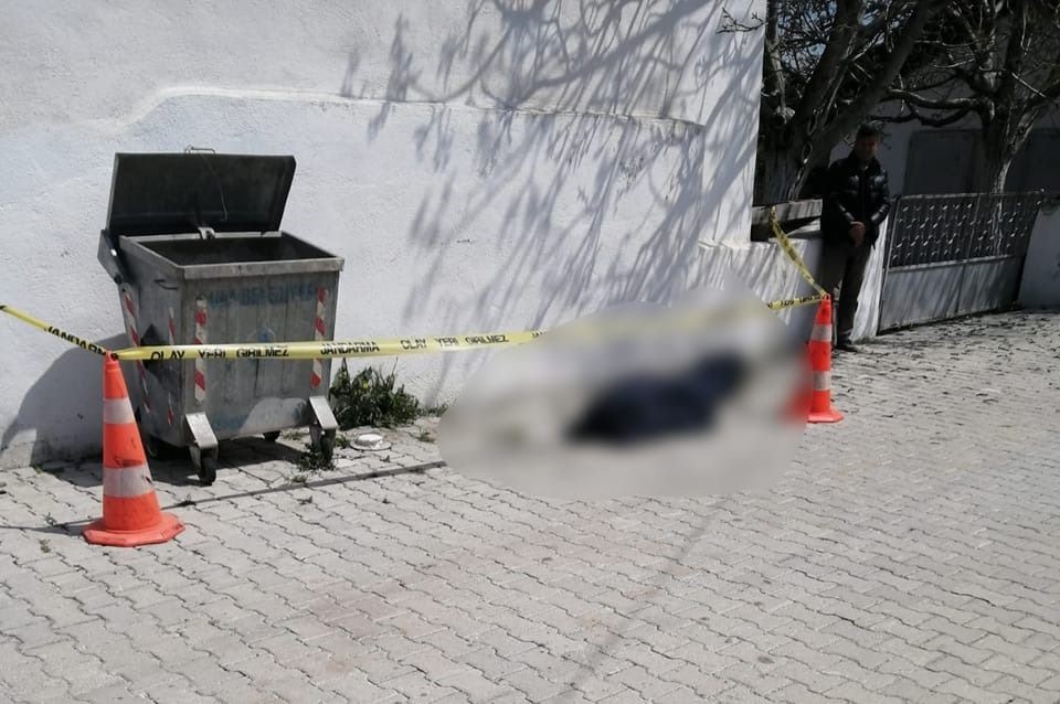 MUĞLA’NIN ULA İLÇESİ’NDE YOLDA YÜRÜRKEN FENALAŞAN MEHMET ÇETİN (58), HAYATINI