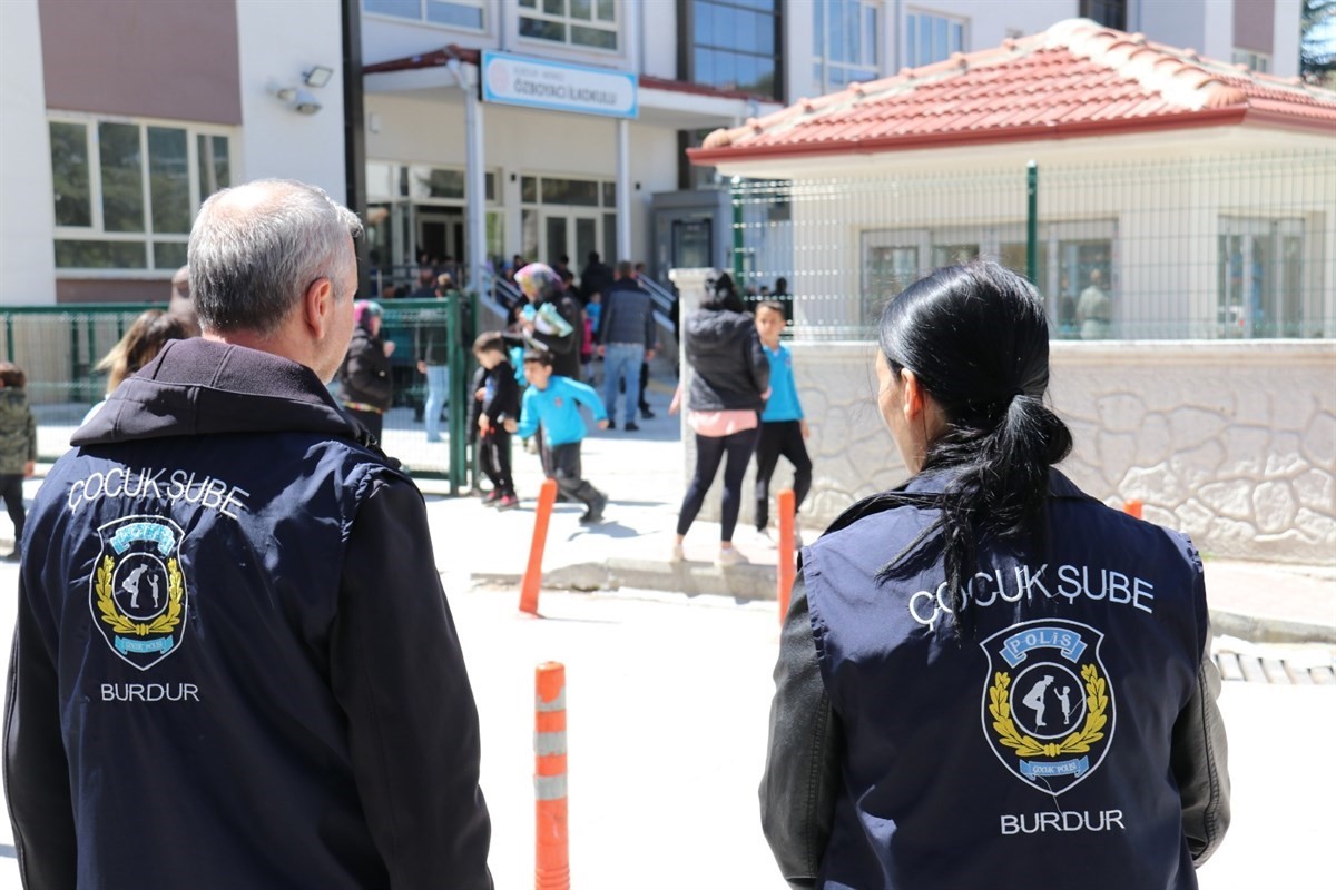 İÇİŞLERİ BAKANLIĞI KOORDİNESİNDE JANDARMA VE POLİS EKİPLERİNCE “ÇOCUK VE GENÇLERİN