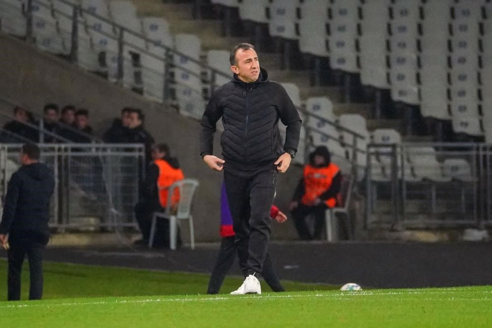 ÜMRANİYESPOR, TEKNİK DİREKTÖR RECEP UÇAR İLE KARŞILIKLI ANLAŞILARAK YOLLARIN AYRILDIĞINI