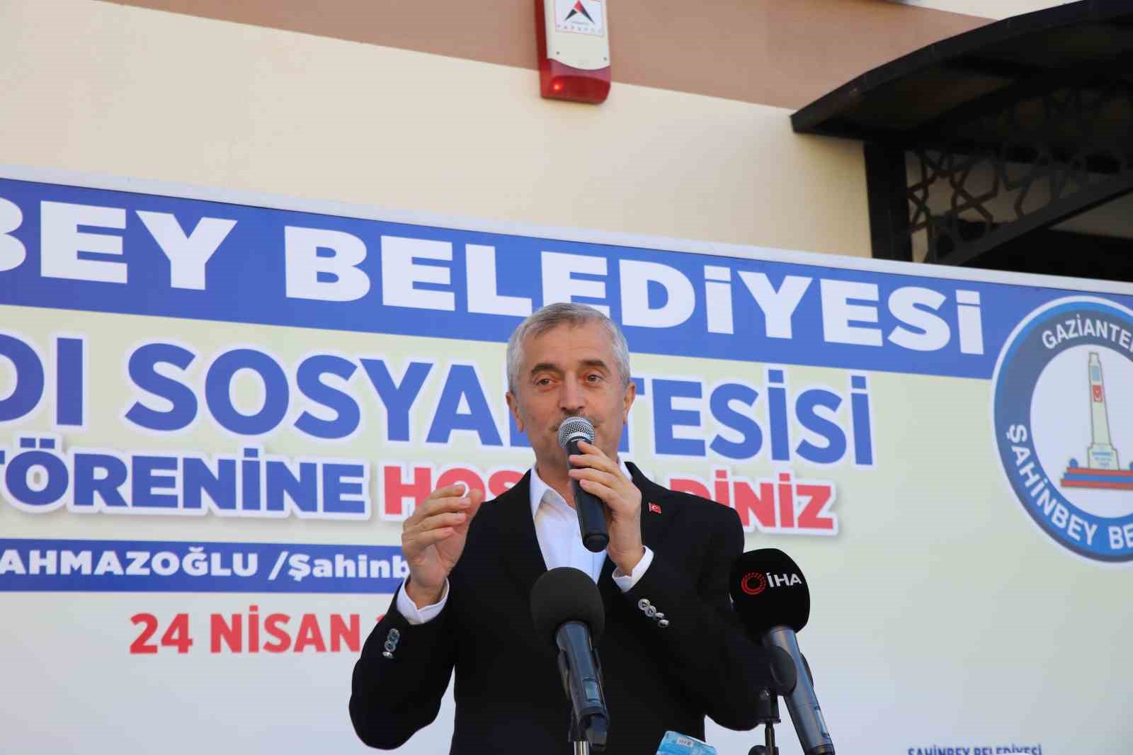 ÜNALDI MAHALLESİNDE YAPILAN SOSYAL TESİSİSİN AÇILIŞI YAPILDI