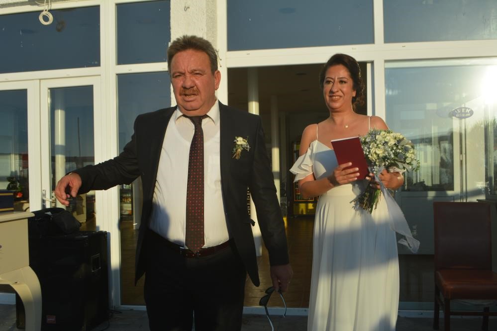 TELEVİZYON EKRANLARINDA “TİRBUŞON” KARAKTERİYLE ÜNLENEN TİYATRO, SİNEMA VE DİZİ OYUNCUSU