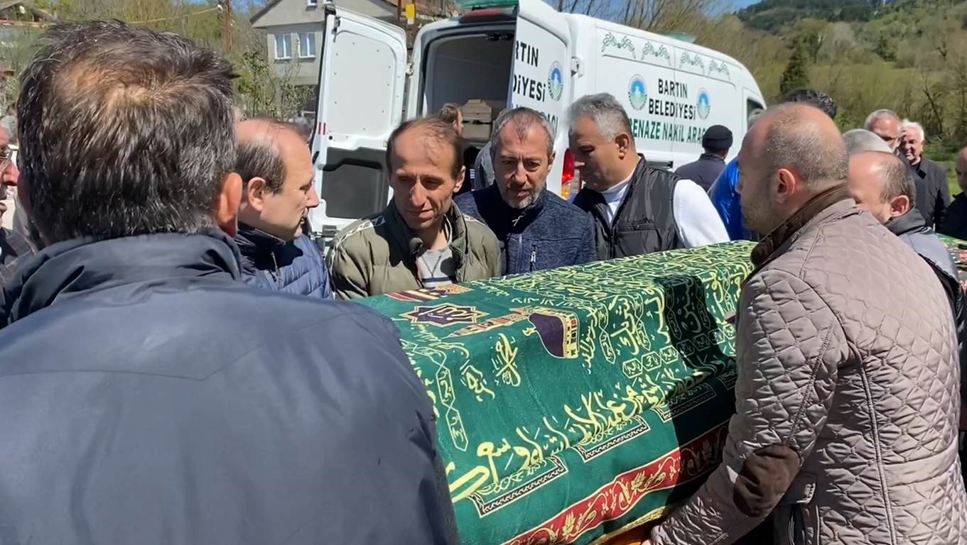 BARTIN’DA OTURDUKLARI BİNADA ÇIKAN YANGINDA HAYATLARINI KAYBEDEN ÜNLÜ OYUNCU ŞEHSUVAR