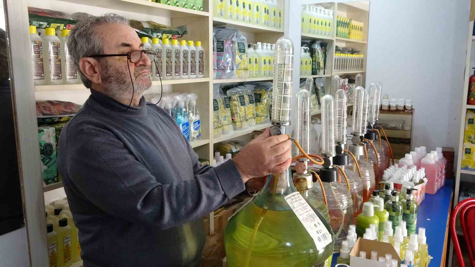 ORDU’DA BABASINDAN ALDIĞI KOLONYACILIK MESLEĞİNİ DEVAM ETTİREN AHMET TEPE, UNUTULMAYA