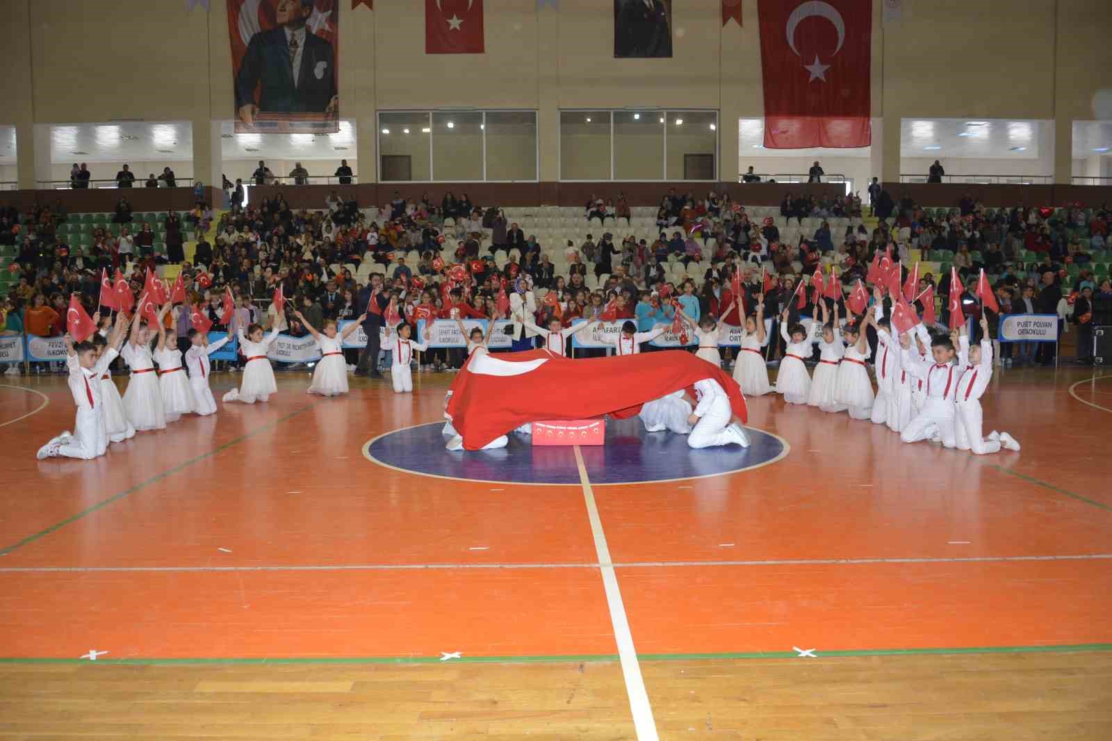 ORDU’NUN ÜNYE İLÇESİNDE 23 NİSAN ULUSAL EGEMENLİK VE ÇOCUK BAYRAMI