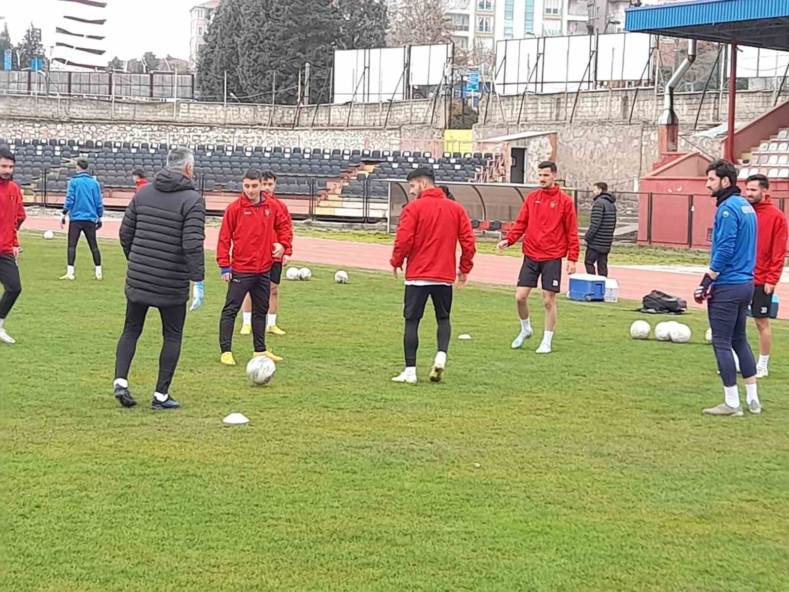 GEÇTİĞİMİZ HAFTA SAHASINDA BALIKESİRSPOR’U MAĞLUP EDEN UŞAKSPOR, TFF 2. LİG