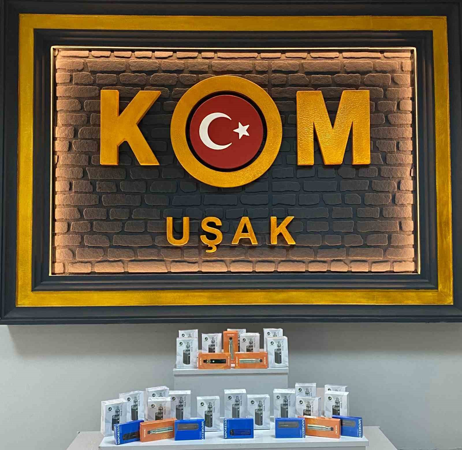 UŞAK’TA KOM EKİPLERİNCE 3 AYRI ADRESE YAPILAN OPERASYONDA ÇOK SAYIDA