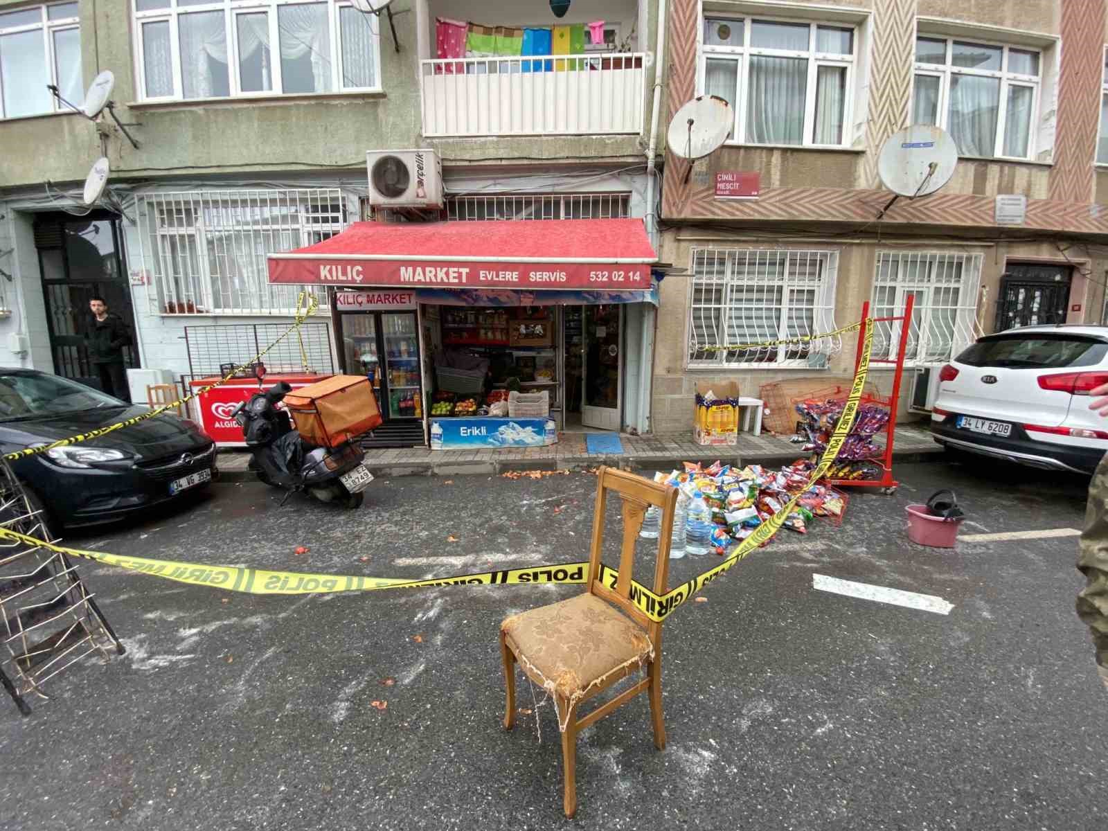 ÖTE YANDAN SALDIRGAN KADININ AKRABALARI OLAY YERİNE GELEREK TAŞKINLIK ÇIKARDI.