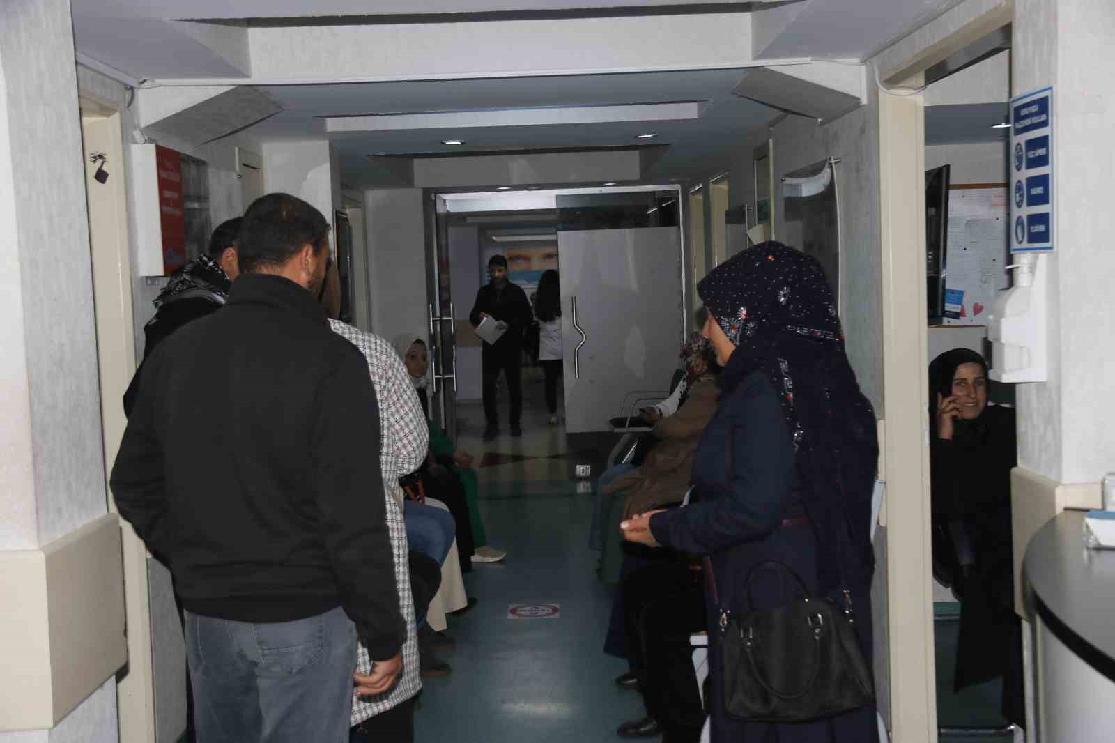 DİYARBAKIR'DA, KADIN DOĞUM VE TÜP BEBEK UZMANI OLAN PROF. DR.