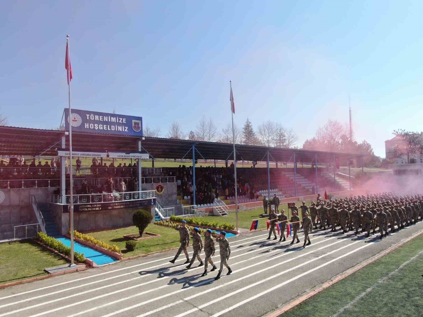 KARABÜK'ÜN SAFRANBOLU İLÇESİNDEKİ 125. JANDARMA KOMANDO EĞİTİM MERKEZİ KOMUTANLIĞINDA YEMİN