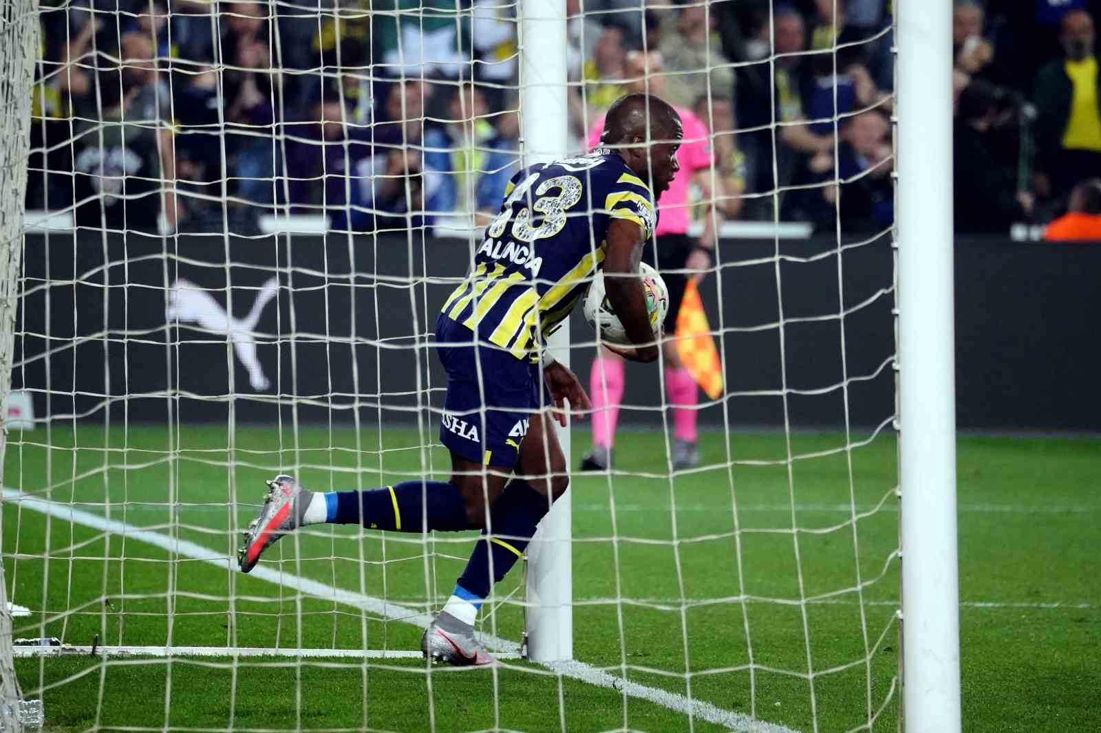 FENERBAHÇE’NİN EKVADORLU FORVETİ ENNER VALENCİA, BU SEZON SÜPER LİG’DE 27.