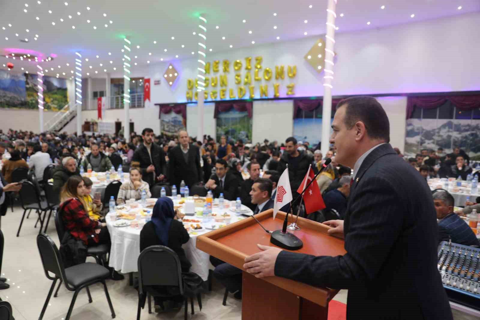 HAKKARİ VALİSİ VE BELEDİYE BAŞKAN VEKİLİ İDRİS AKBIYIK, VAKIFLAR GENEL