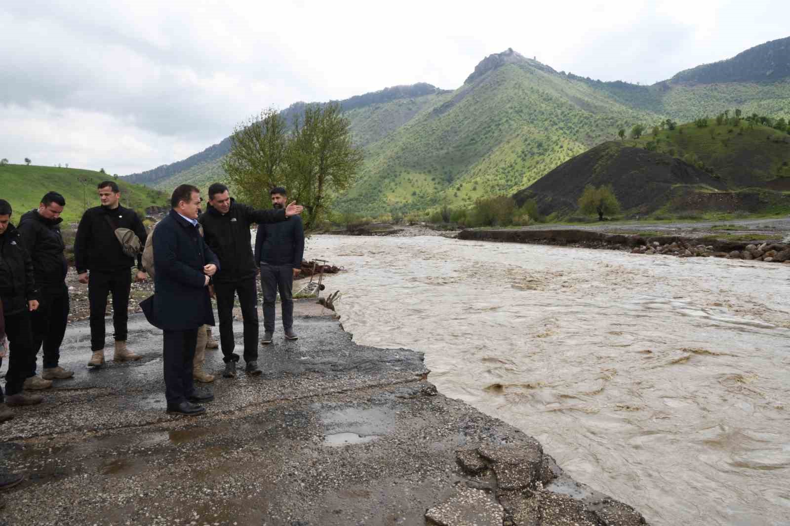 HAKKARİ VALİSİ VE BELEDİYE BAŞKAN VEKİLİ İDRİS AKBIYIK, DERECİK İLÇESİNDE