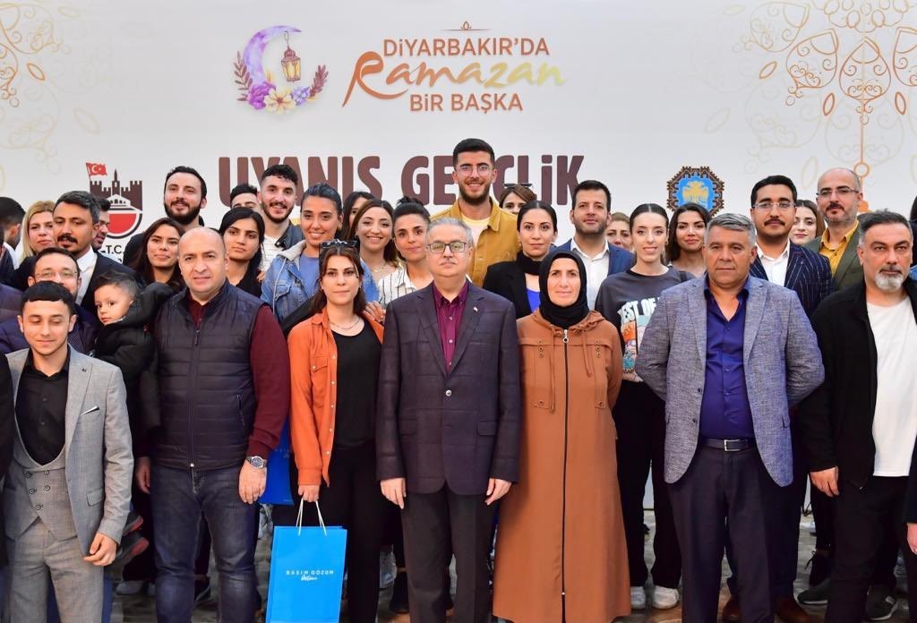 DİYARBAKIR VALİSİ VE BÜYÜKŞEHİR BELEDİYESİ BAŞKAN VEKİLİ ALİ İHSAN SU