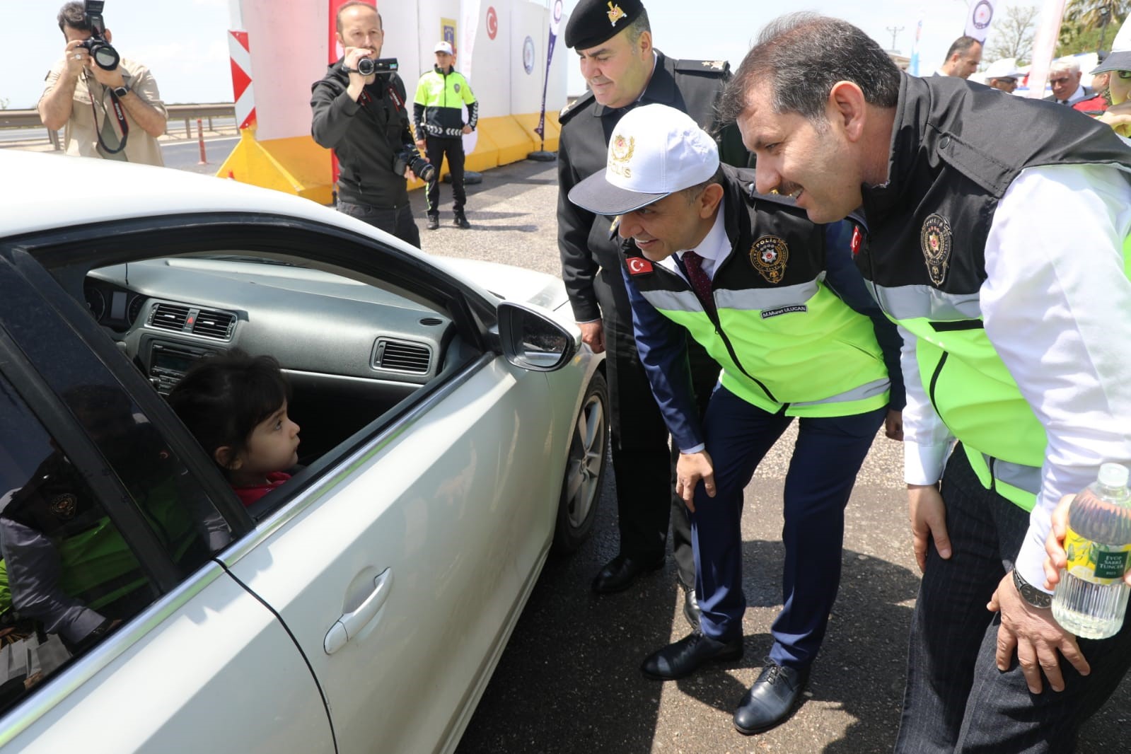 VALİ AYHAN SÜRÜCÜLERİN BAYRAMINI KUTLADI