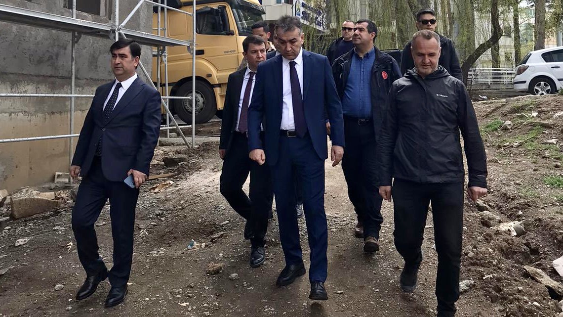 BİTLİS VALİSİ OKTAY ÇAĞATAY, TATVAN İLÇESİNDE İNŞAATI SÜREN VE YIL