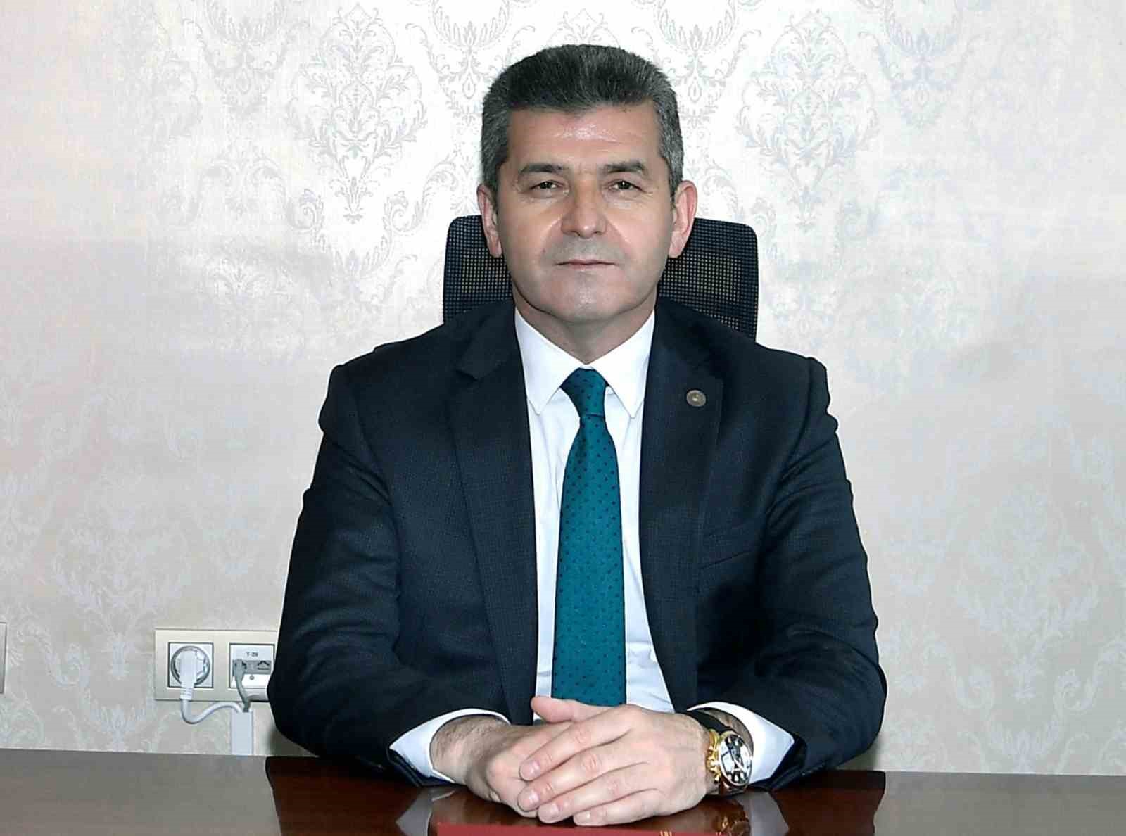 UŞAK VALİSİ TURAN ERGÜN RAMAZAN BAYRAMI NEDENİYLE KUTLAMA MESAJI YAYINLADI.
