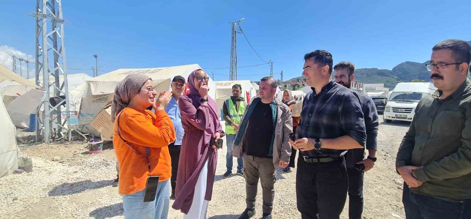 ERZURUM VALİSİ OKAY MEMİŞ, RAMAZAN BAYRAMI DOLAYISIYLA HATAY'DA AFETZEDE AİLELERLE