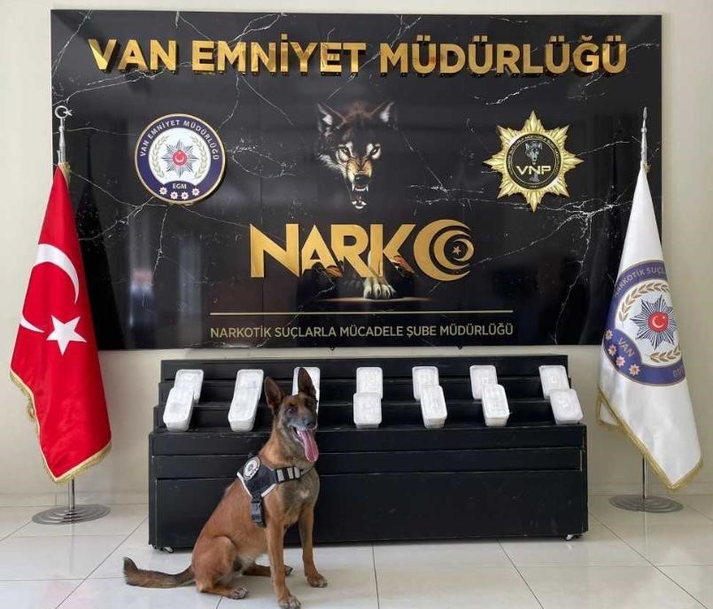 VAN’DA POLİS EKİPLERİNCE YAPILAN ÇALIŞMALAR SONUCUNDA 10 KİLO 500 GRAM