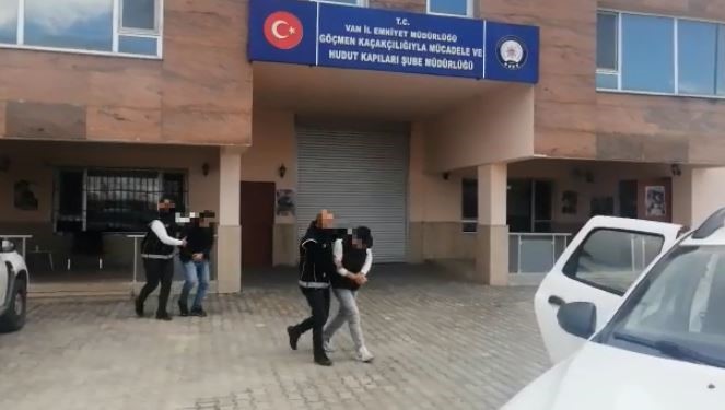 VAN’DA GÖÇMEN KAÇAKÇILIĞI YAPTIĞI GEREKÇESİYLE GÖZALTINA ALINAN 4 ORGANİZATÖR TUTUKLANDI.