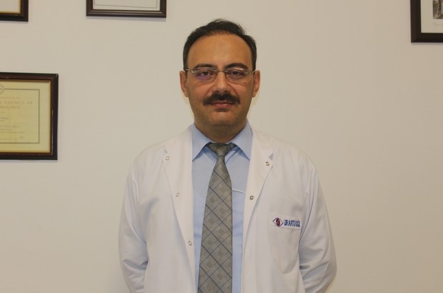 VAN’DA, URARTU GÖZ UZMANLARINDAN OPERATÖR DR. ÖZGÜR BÜLENT TİMUÇİN, GÖZ