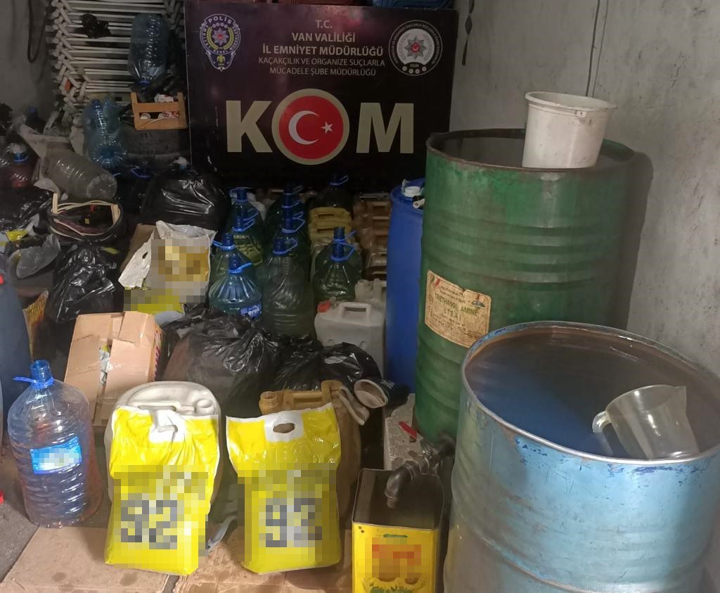 VAN’DA POLİS EKİPLERİNCE YÜRÜTÜLEN ÇALIŞMALAR SONUCUNDA GÜMRÜK KAÇAĞI MALZEME ELE