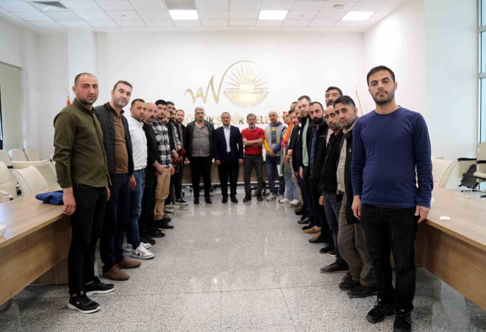VAN BÜYÜKŞEHİR BELEDİYESİ, KENTTEKİ PET-SHOP İŞLETMECİLERİ VE SEKTÖRE GİRMEK İSTEYENLERE