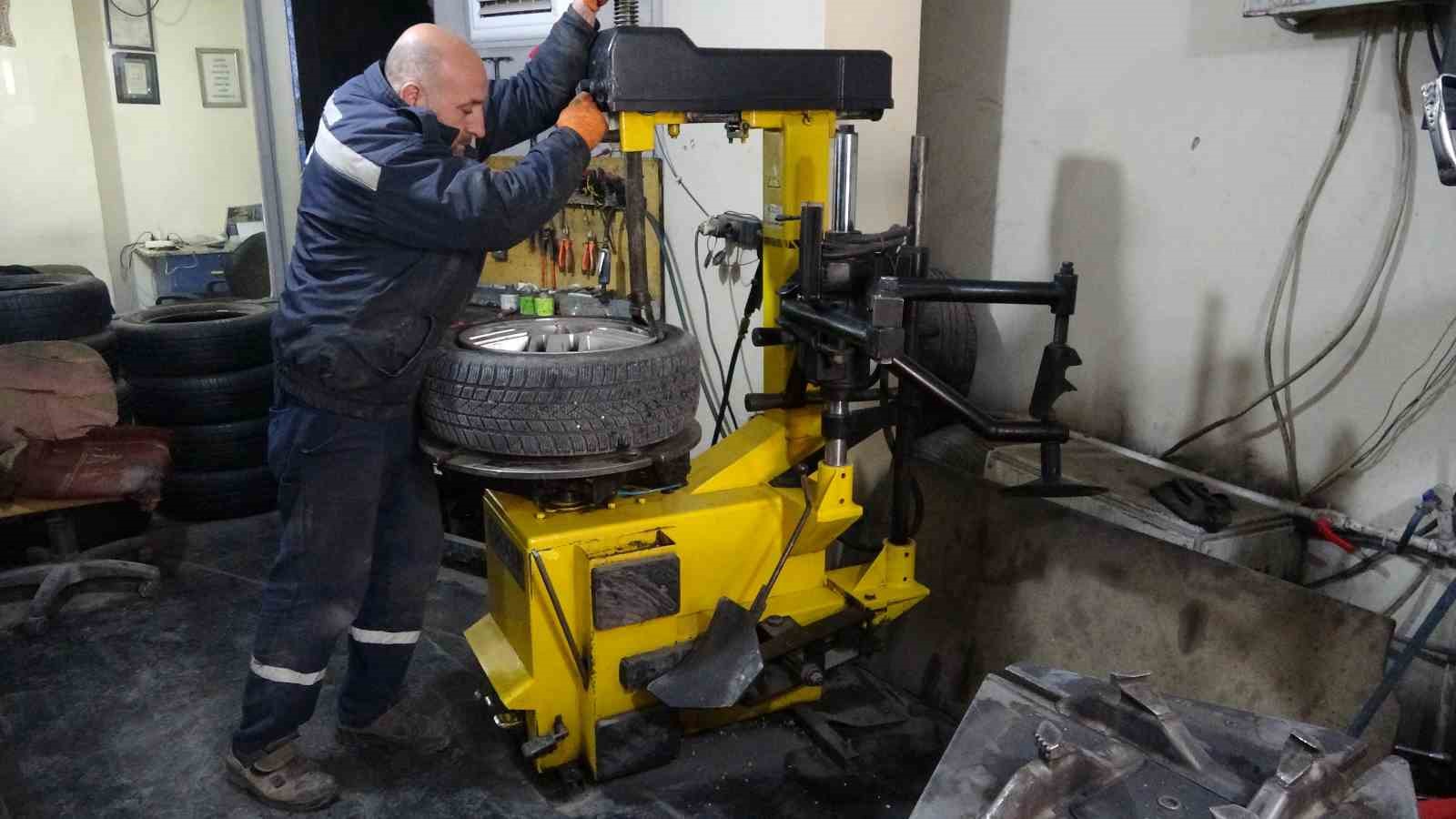 VAN’DA ZORUNLU KIŞ LASTİĞİ UYGULAMASININ SONA ERMESİ VE HAVALARIN ISINMASIYLA