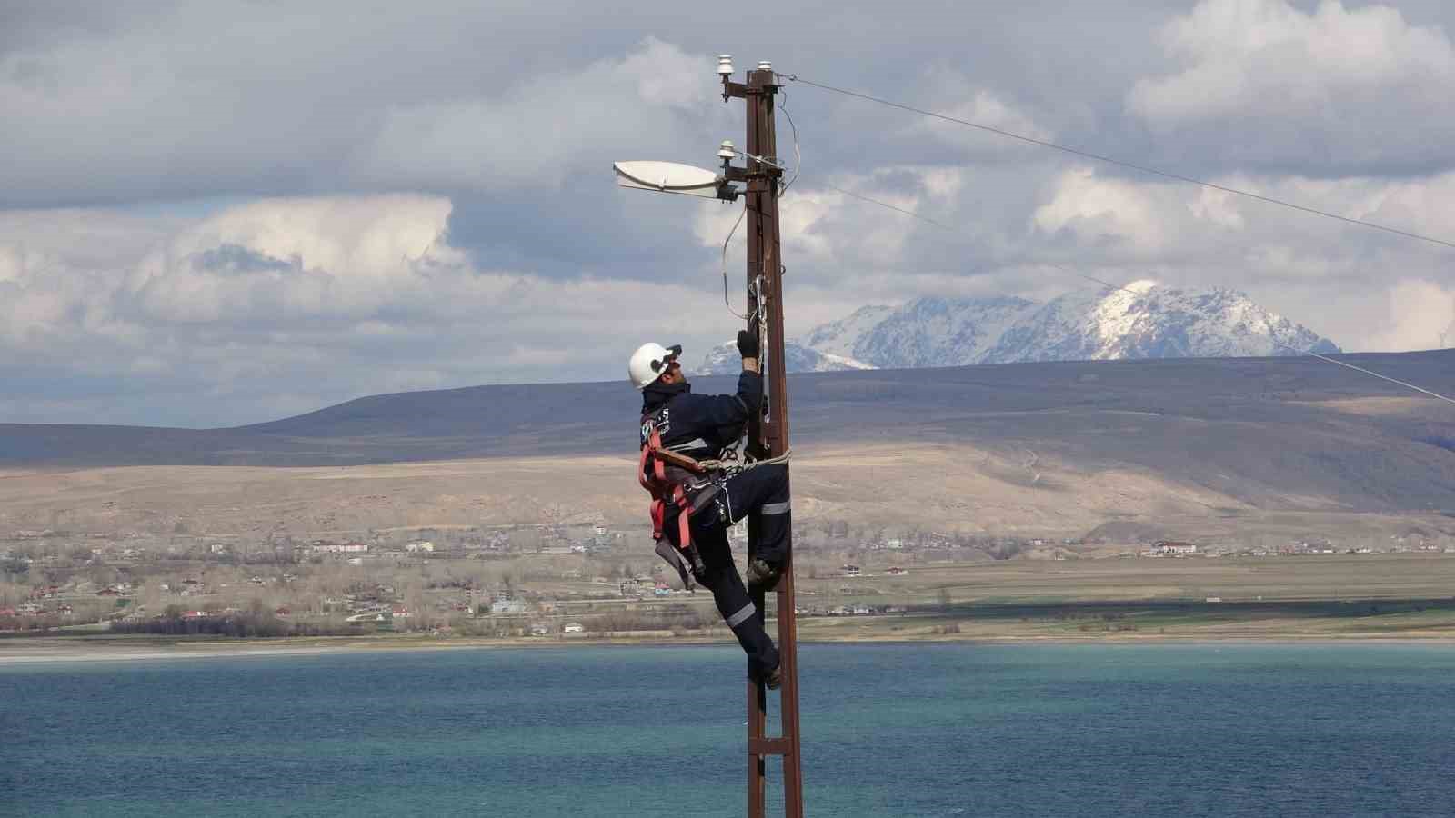 VANGÖLÜ ELEKTRİK DAĞITIM ANONİM ŞİRKETİ (VEDAŞ) EKİPLERİ, RAMAZAN BAYRAMI'NDA DA