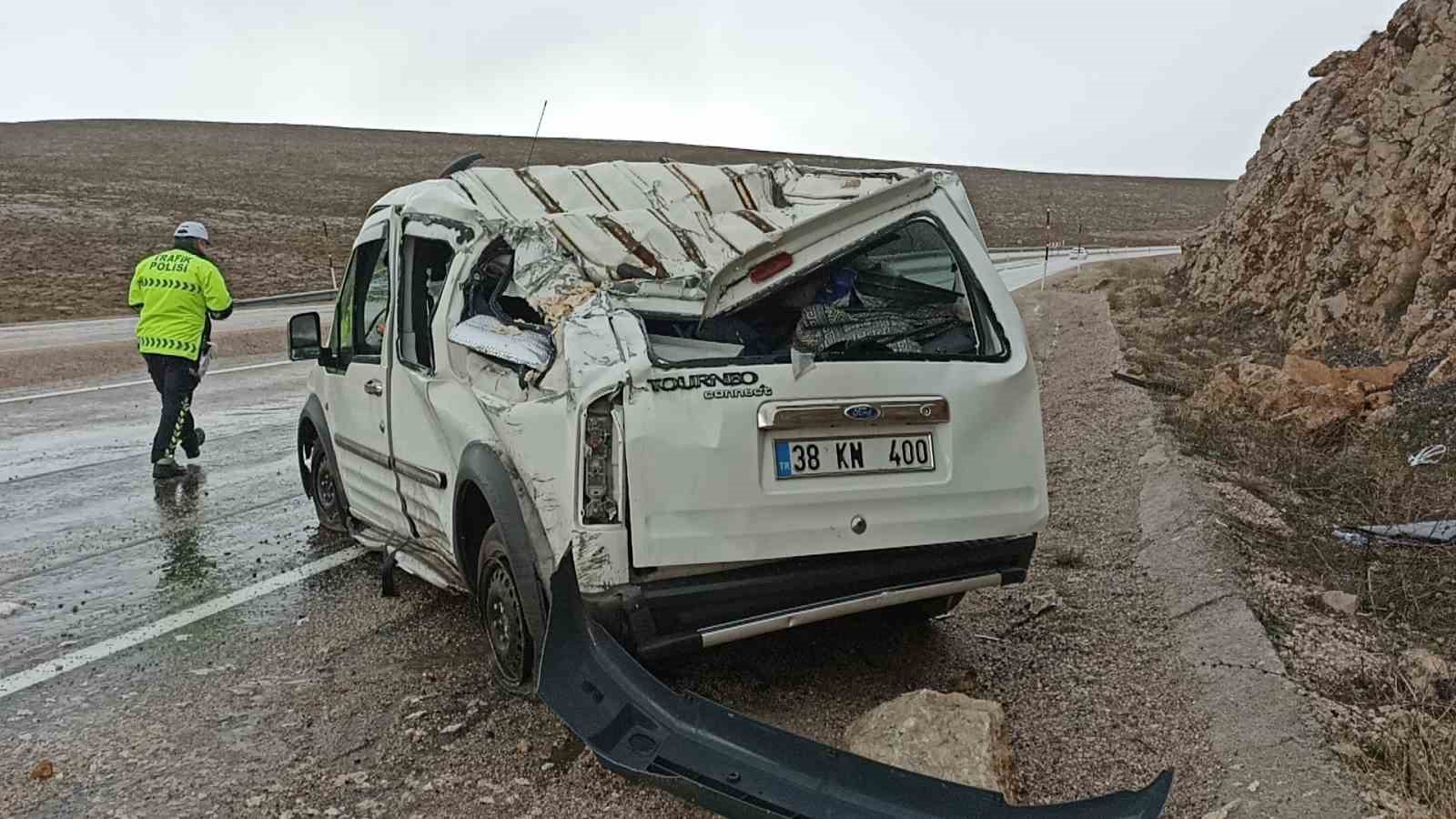 SİVAS’IN GÜRÜN İLÇESİNDE MEYDANA GELEN TEK TARAFLI TRAFİK KAZASINDA 1’İ