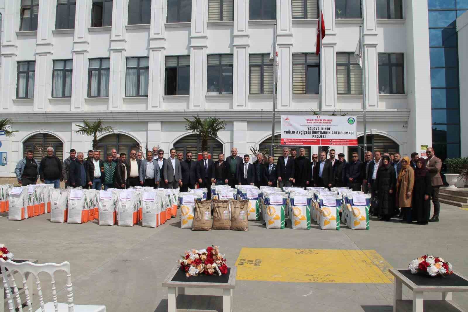 YALOVA İLİNDE YAĞLIK AYÇİÇEĞİ ÜRETİMİNİN ARTTIRILMASI PROJESİ ÇERÇEVESİNDE ÇİFTÇİLERE 2