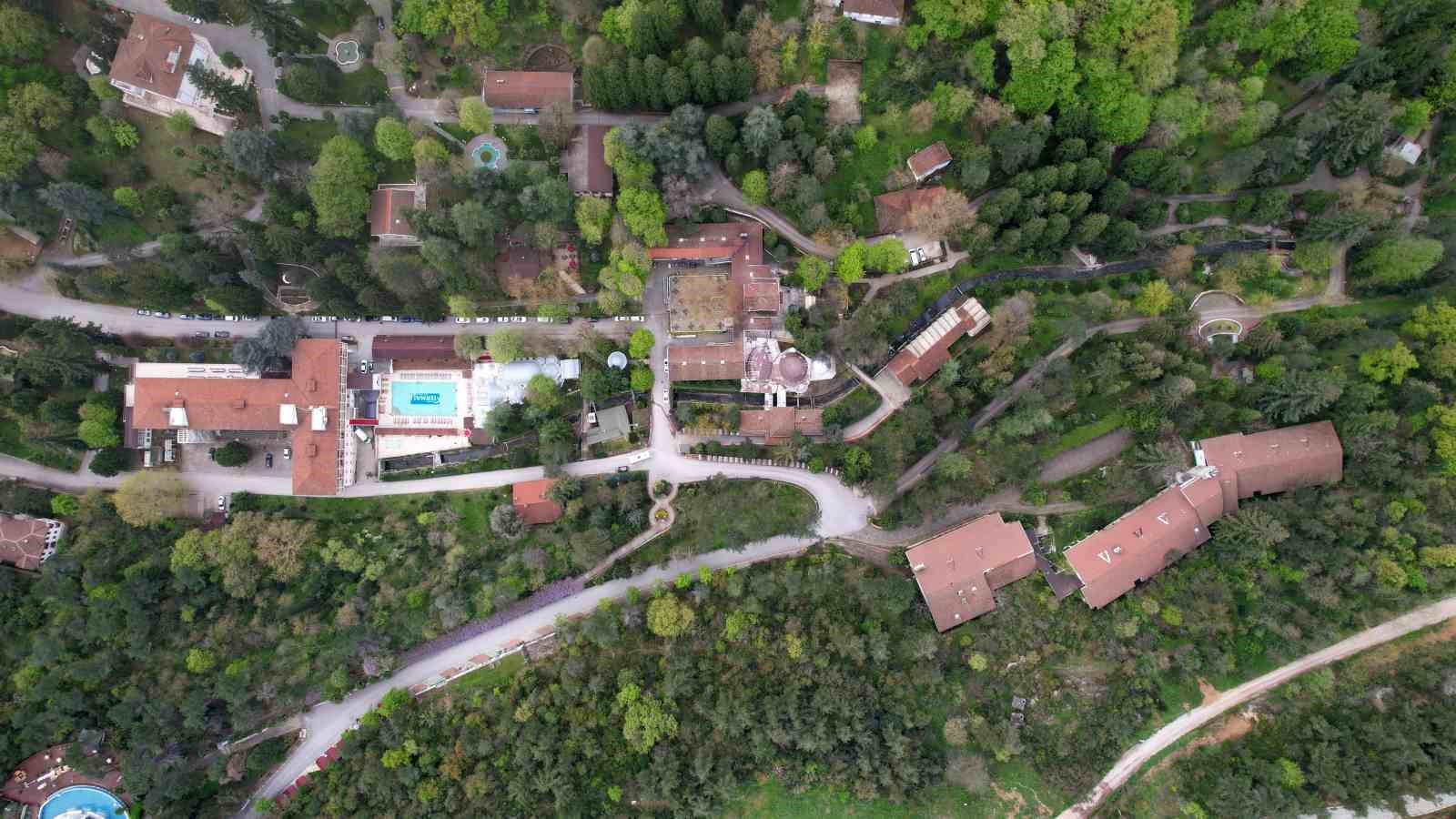 YALOVA’NIN KAPLICALARIYLA ÜNLÜ TERMAL İLÇESİNDEKİ TURİZM TESİSLERİNDE YAKLAŞAN RAMAZAN BAYRAMI