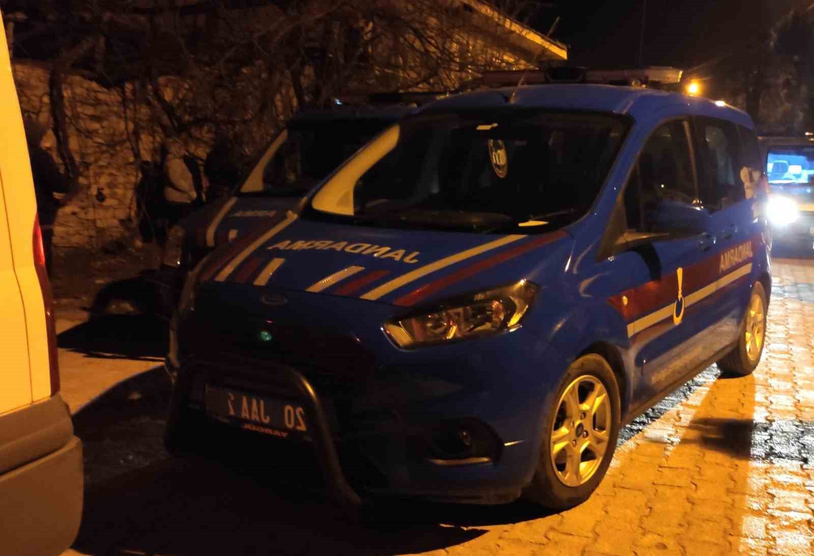 DENİZLİ’DE YAŞAYAN YAŞLI ADAM, EVİNİN BANYOSUNDA YAKINLARI TARAFINDAN ÖLÜ OLARAK