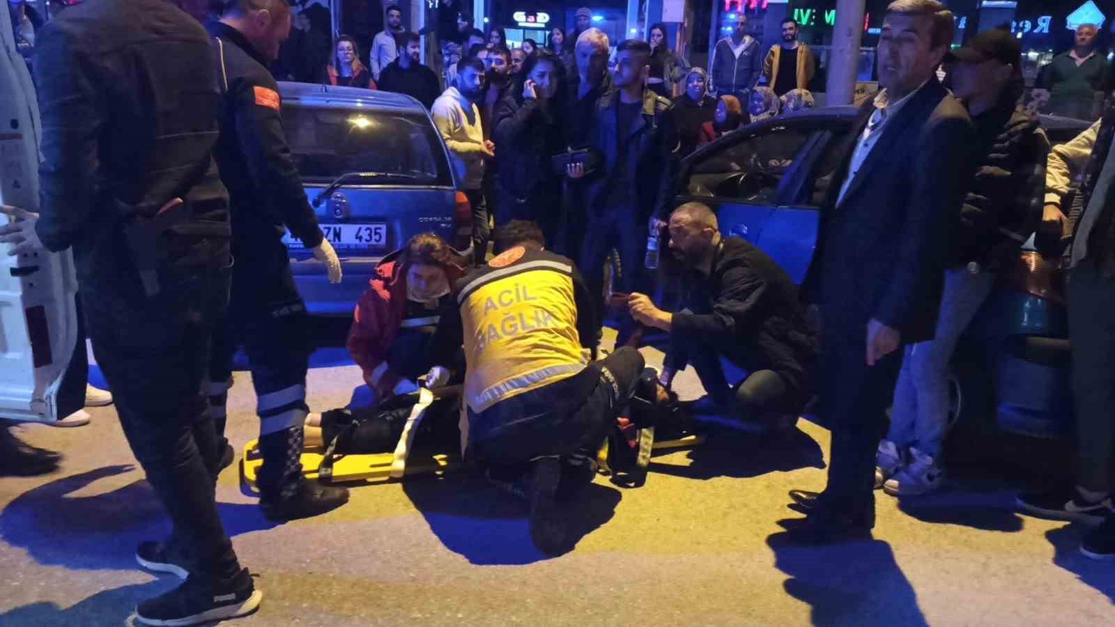 KONYA’NIN SEYDİŞEHİR İLÇESİNDE CADDEDEN YOLUN KARŞISINA GEÇMEK İSTEYEN YAYA, HAFİF