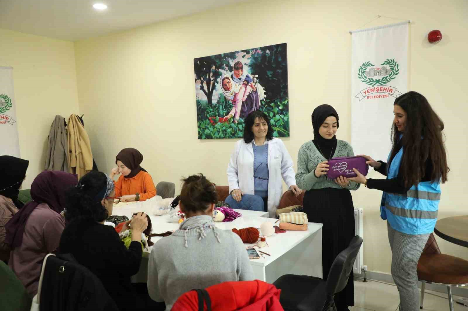 DİYARBAKIR YENİŞEHİR BELEDİYESİ, AİLE DESTEK MERKEZLERİ’NDE (ADEM) BULUNAN KADIN KURSİYERLER,