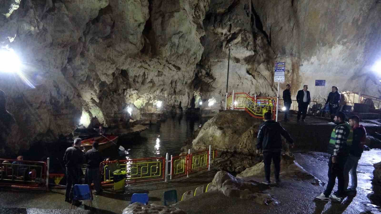 HAKKARİ’NİN YÜKSEKOVA İLÇESİNDEN İRAN’A GİDEN 25 KİŞİLİK HEYET, MAHABAD ŞEHRİNDE
