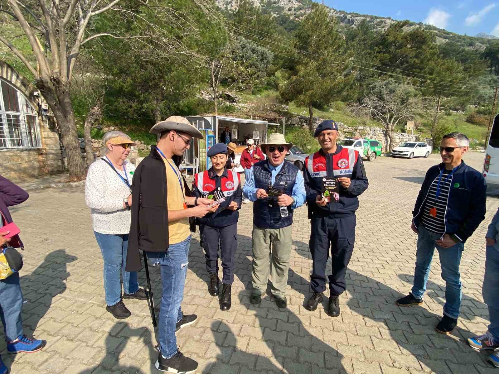 YERLİ VE YABANCI TURİSTLER ORMAN YANGINLARINA KARŞI BİLGİLENDİRİLDİ