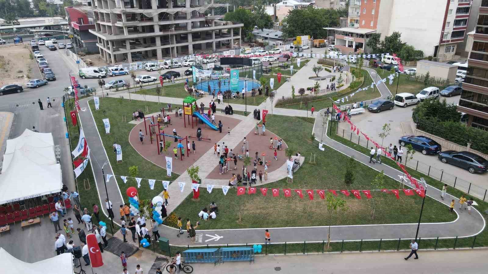 YILDIRIM BELEDİYESİ, İLÇENİN DÖRT BİR YANINDA BULUNAN YEŞİL ALANLARDA YAZ