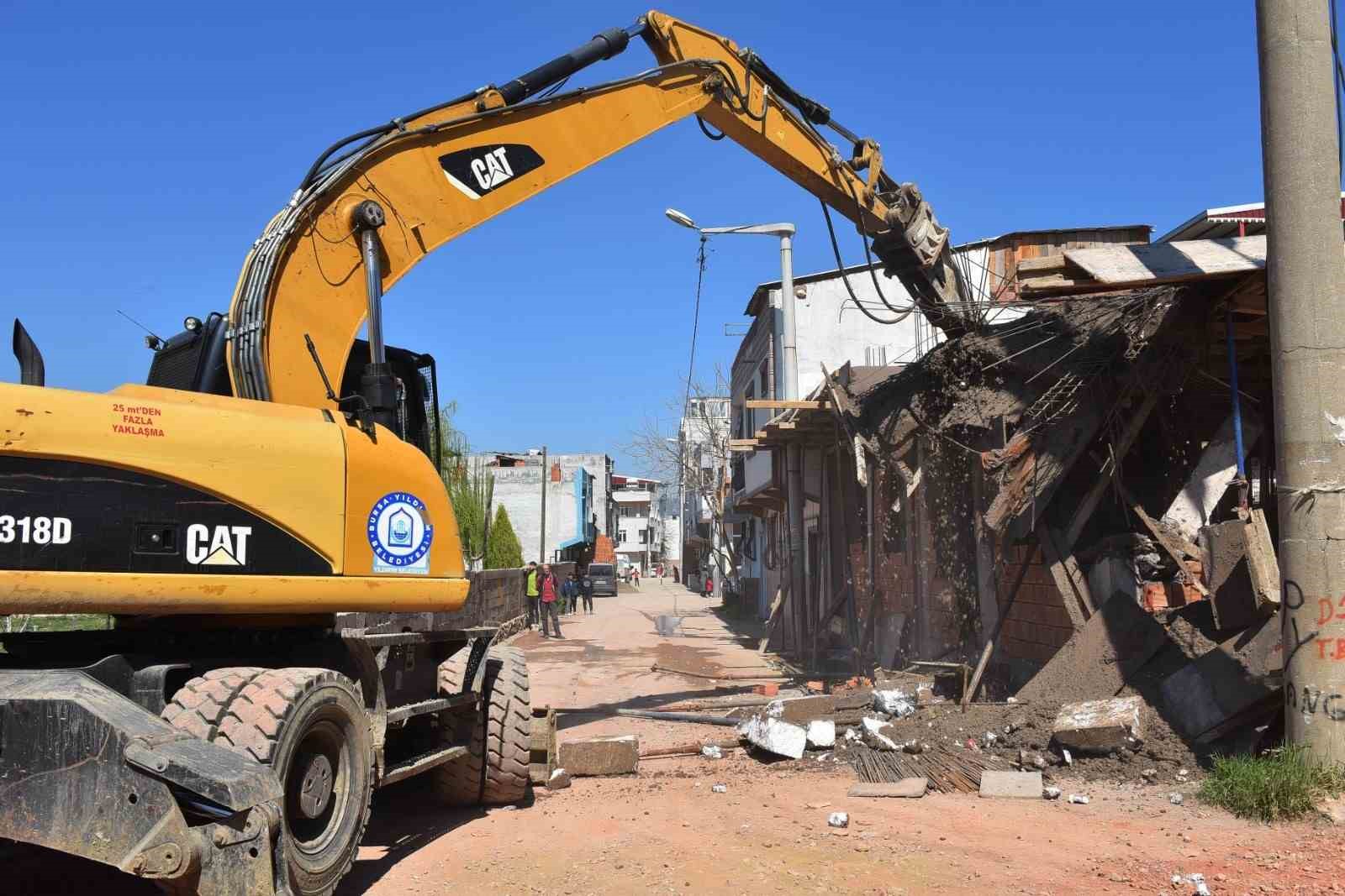 KAÇAK VE PLANSIZ YAPILAŞMAYLA MÜCADELESİNİ ARALIKSIZ SÜRDÜREN YILDIRIM BELEDİYESİ, 2023’ÜN