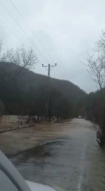 TUNCELİ’DE YOĞUN YAĞIŞIN ARDINDAN MUNZUR ÇAYININ TAŞMASI NEDENİ İLE 